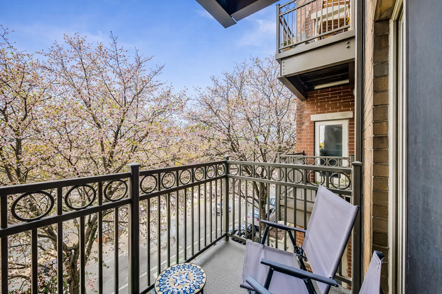 1155 W Roosevelt Road Unit: 304