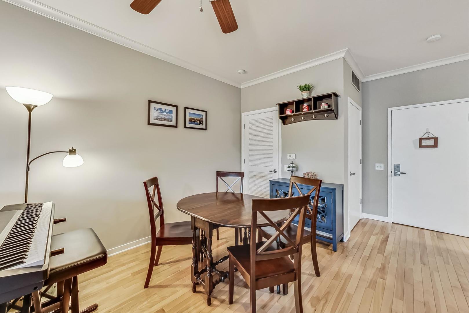 1155 W Roosevelt Road Unit: 304