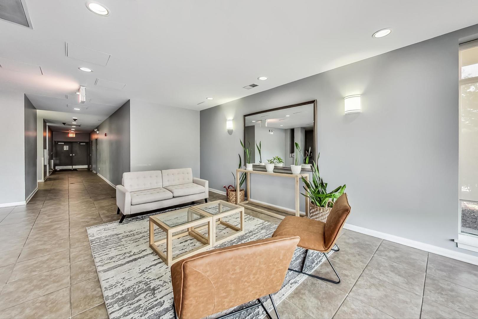 1155 W Roosevelt Road Unit: 304