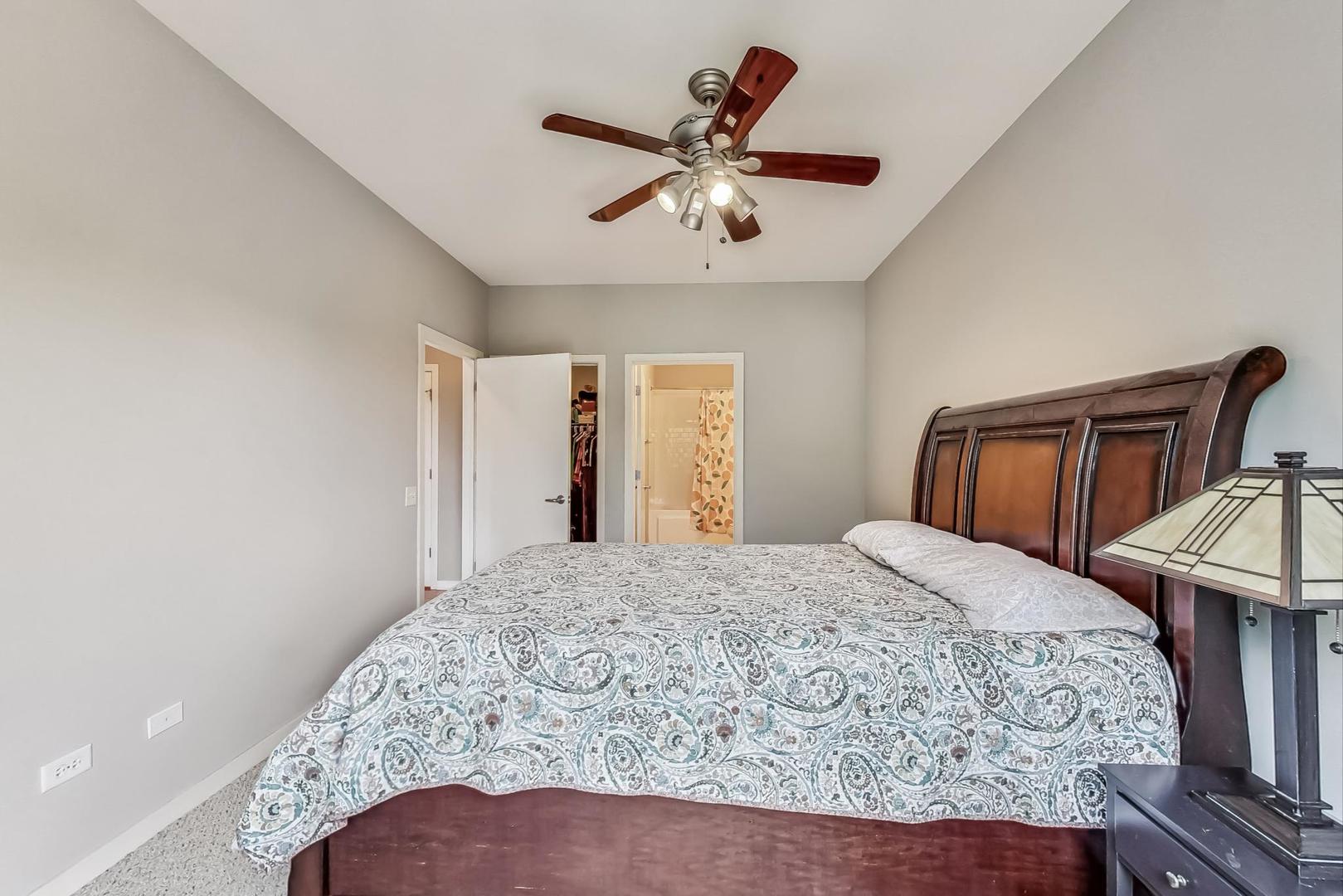 1155 W Roosevelt Road Unit: 304