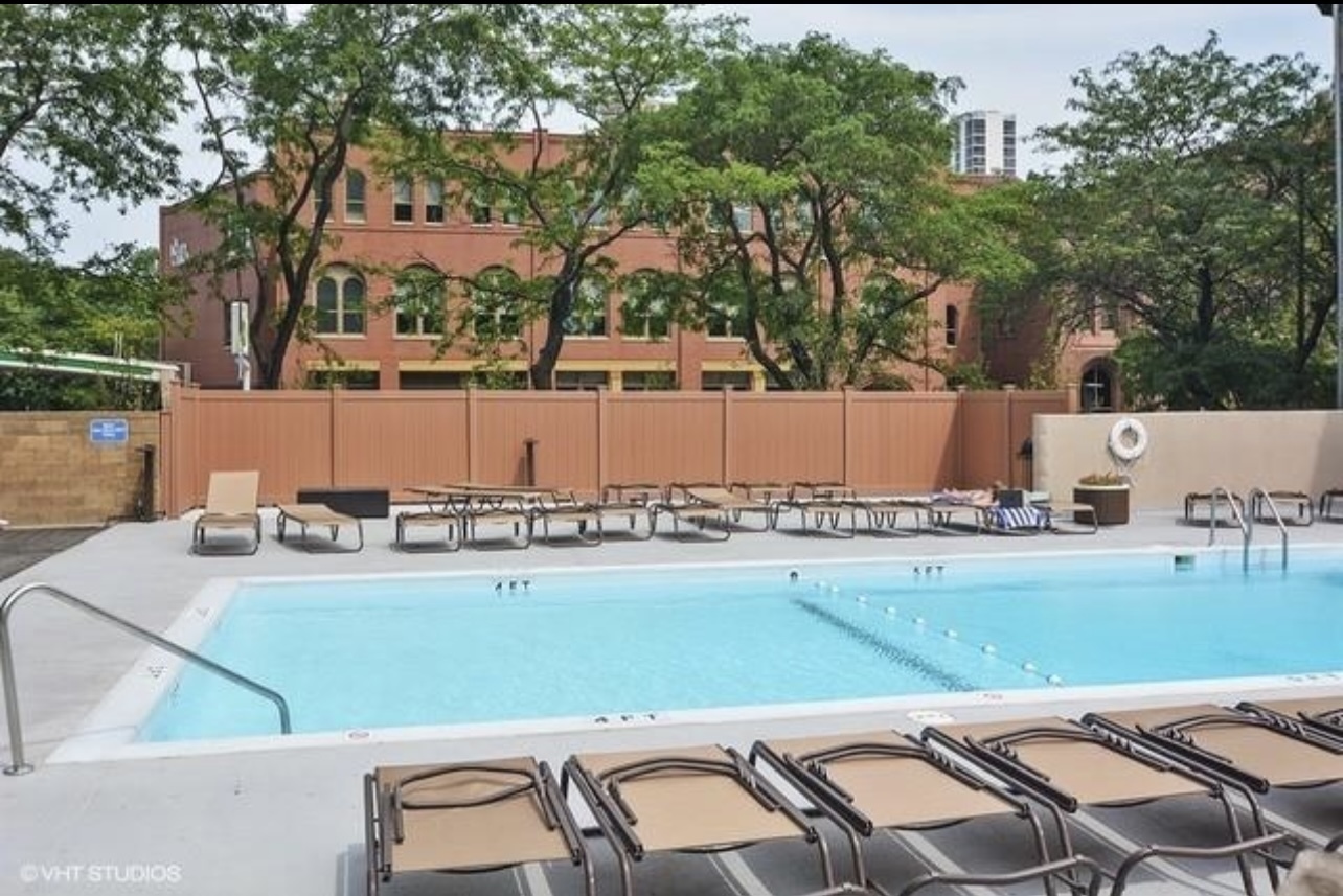 1660 N La Salle Drive Unit: 3501