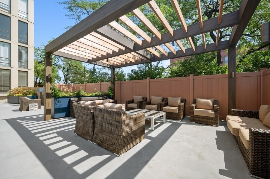 1660 N La Salle Drive Unit: 3501