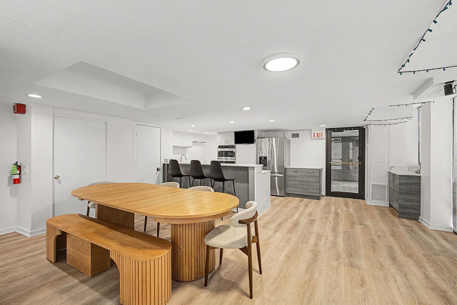 1660 N La Salle Drive Unit: 3501