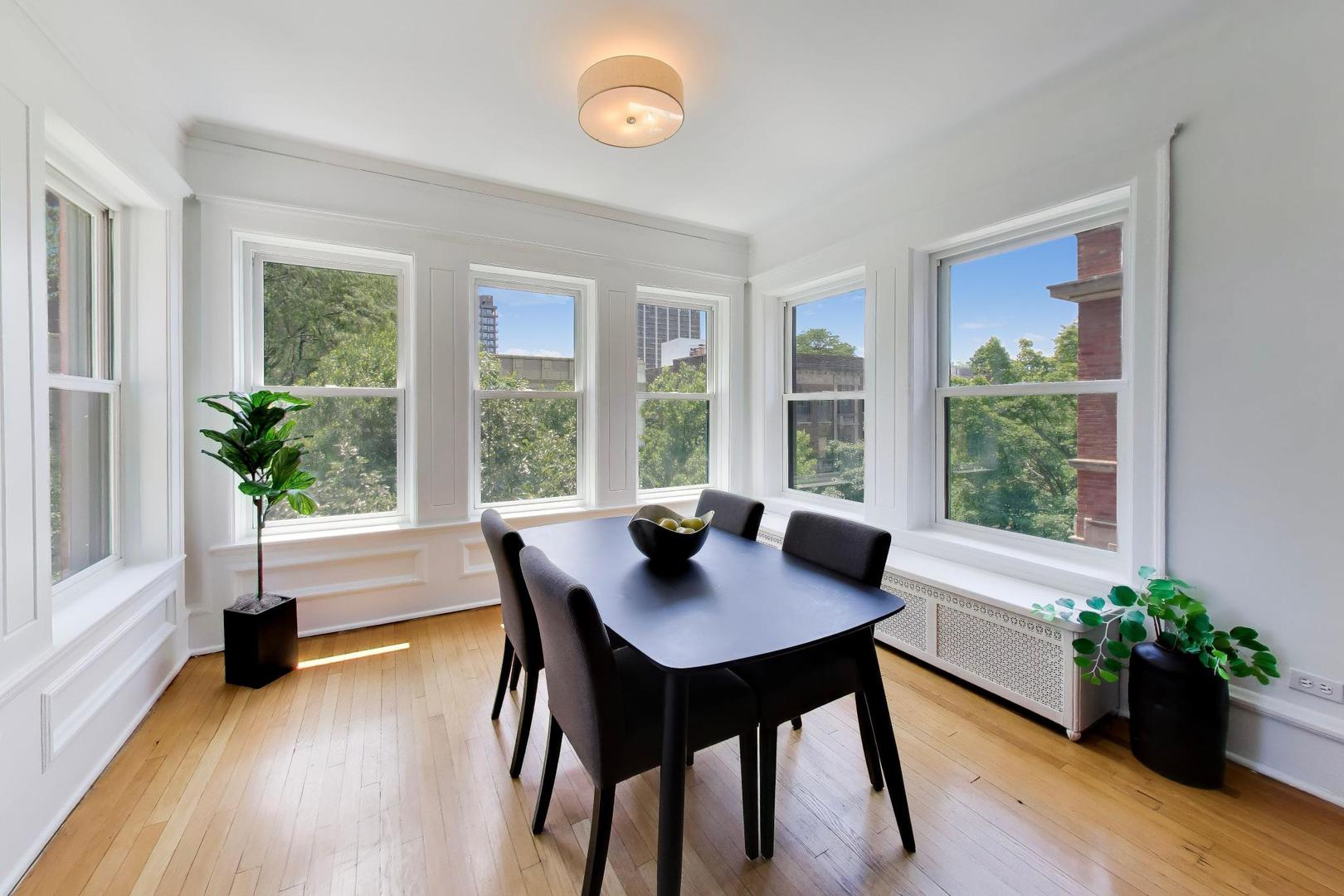 434 W Aldine Avenue Unit: 3A