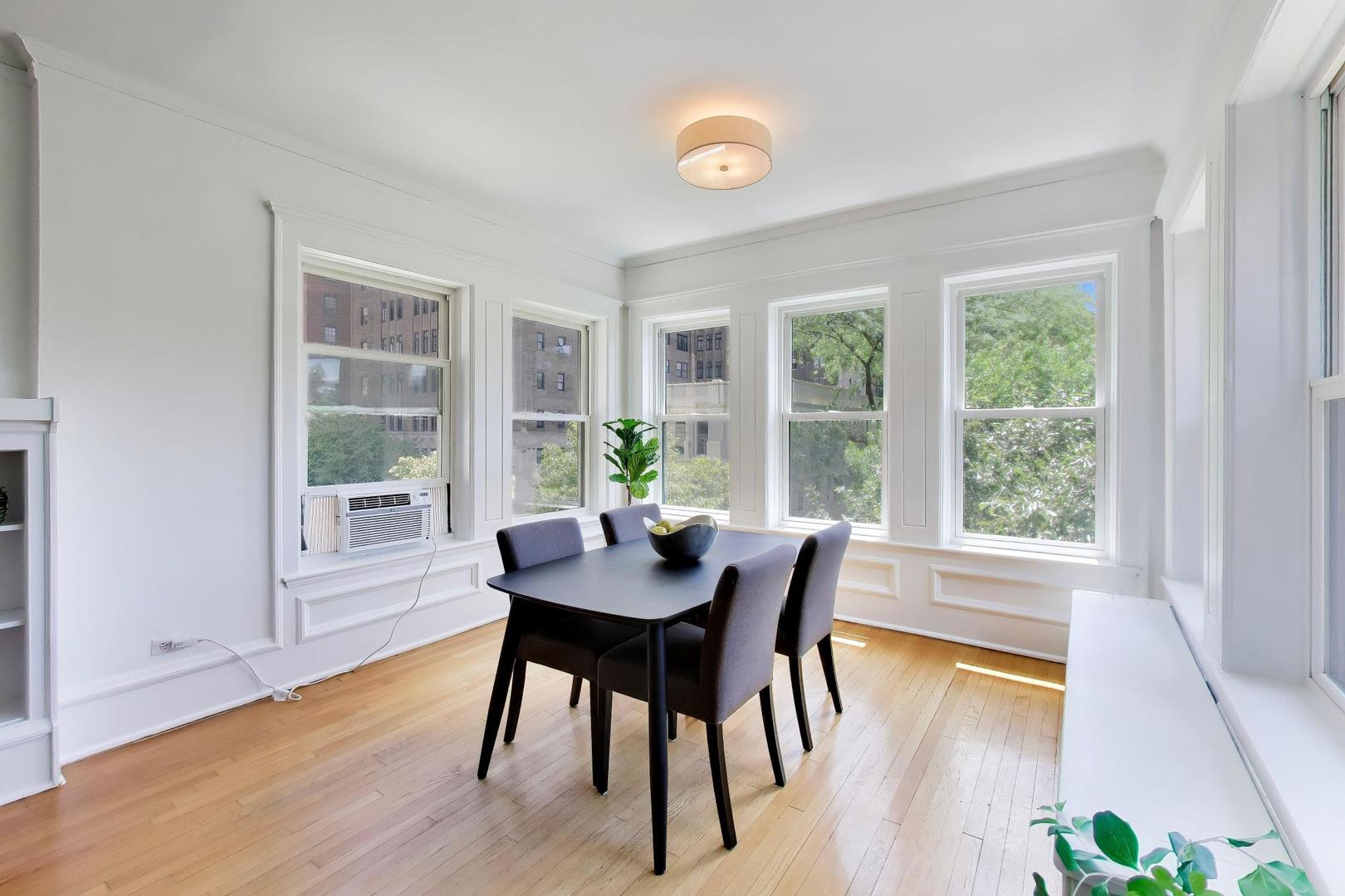 434 W Aldine Avenue Unit: 3A