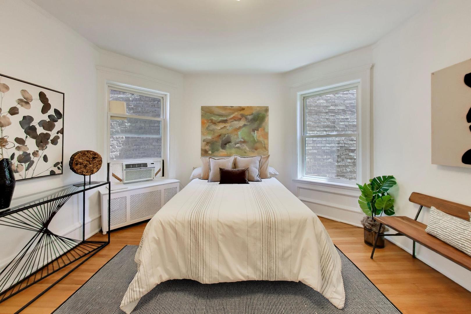 434 W Aldine Avenue Unit: 3A