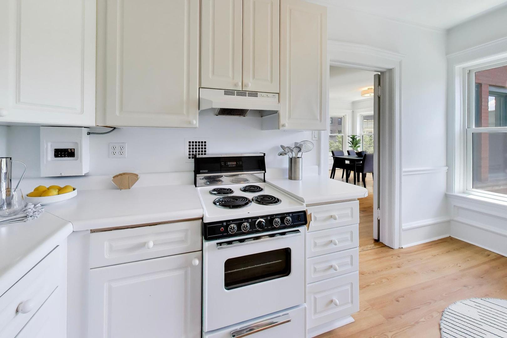 434 W Aldine Avenue Unit: 3A