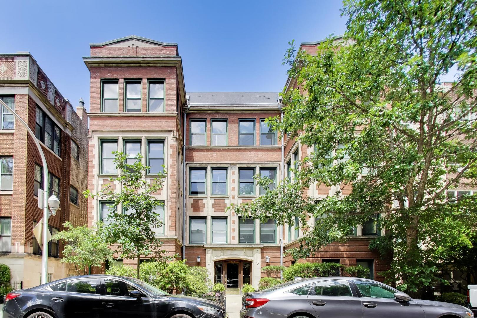 434 W Aldine Avenue Unit: 3A