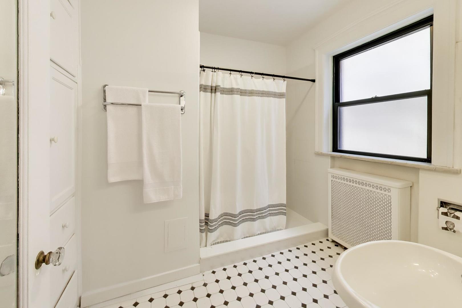 434 W Aldine Avenue Unit: 3A