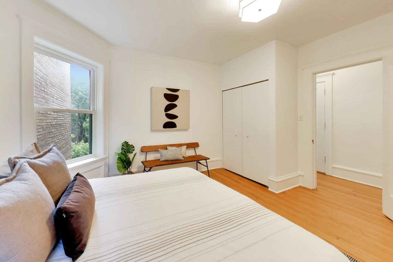 434 W Aldine Avenue Unit: 3A