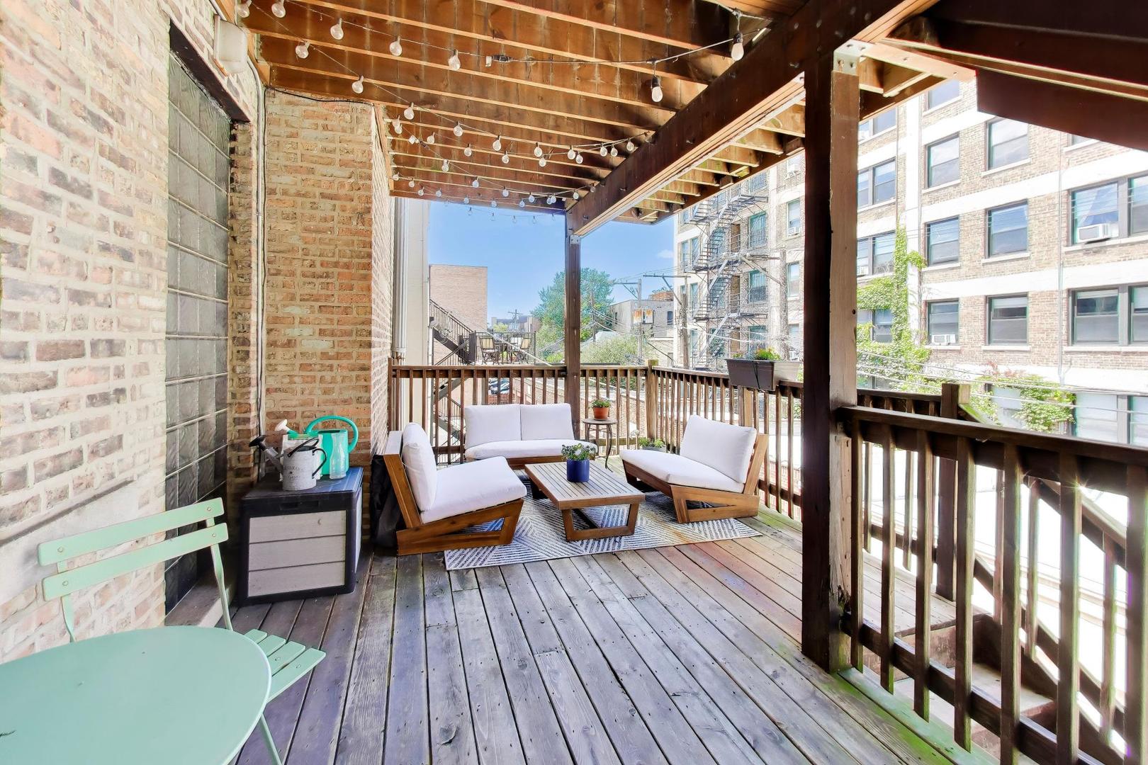 434 W Aldine Avenue Unit: 3A