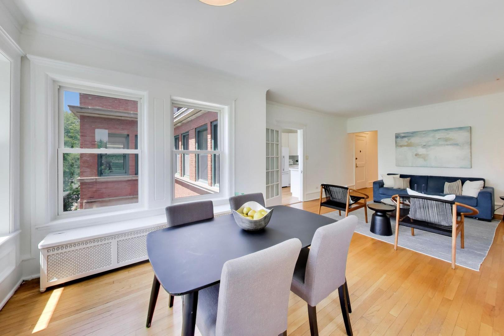 434 W Aldine Avenue Unit: 3A