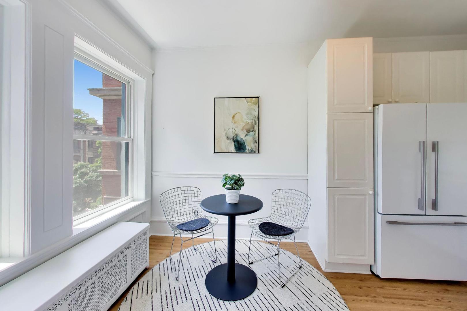 434 W Aldine Avenue Unit: 3A