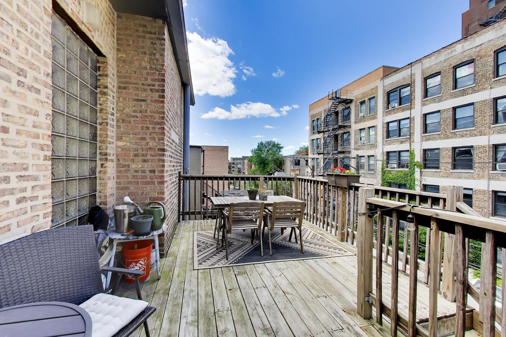 434 W Aldine Avenue Unit: 3A