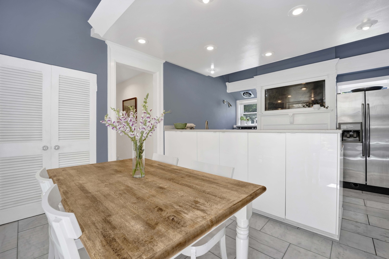 2120 N Clark Street Unit: 2