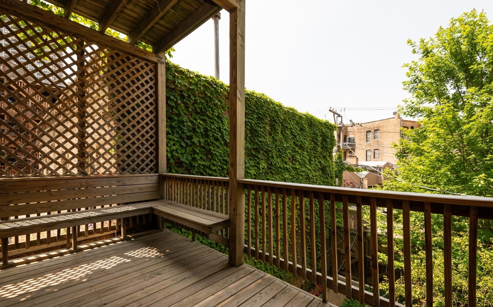2120 N Clark Street Unit: 2