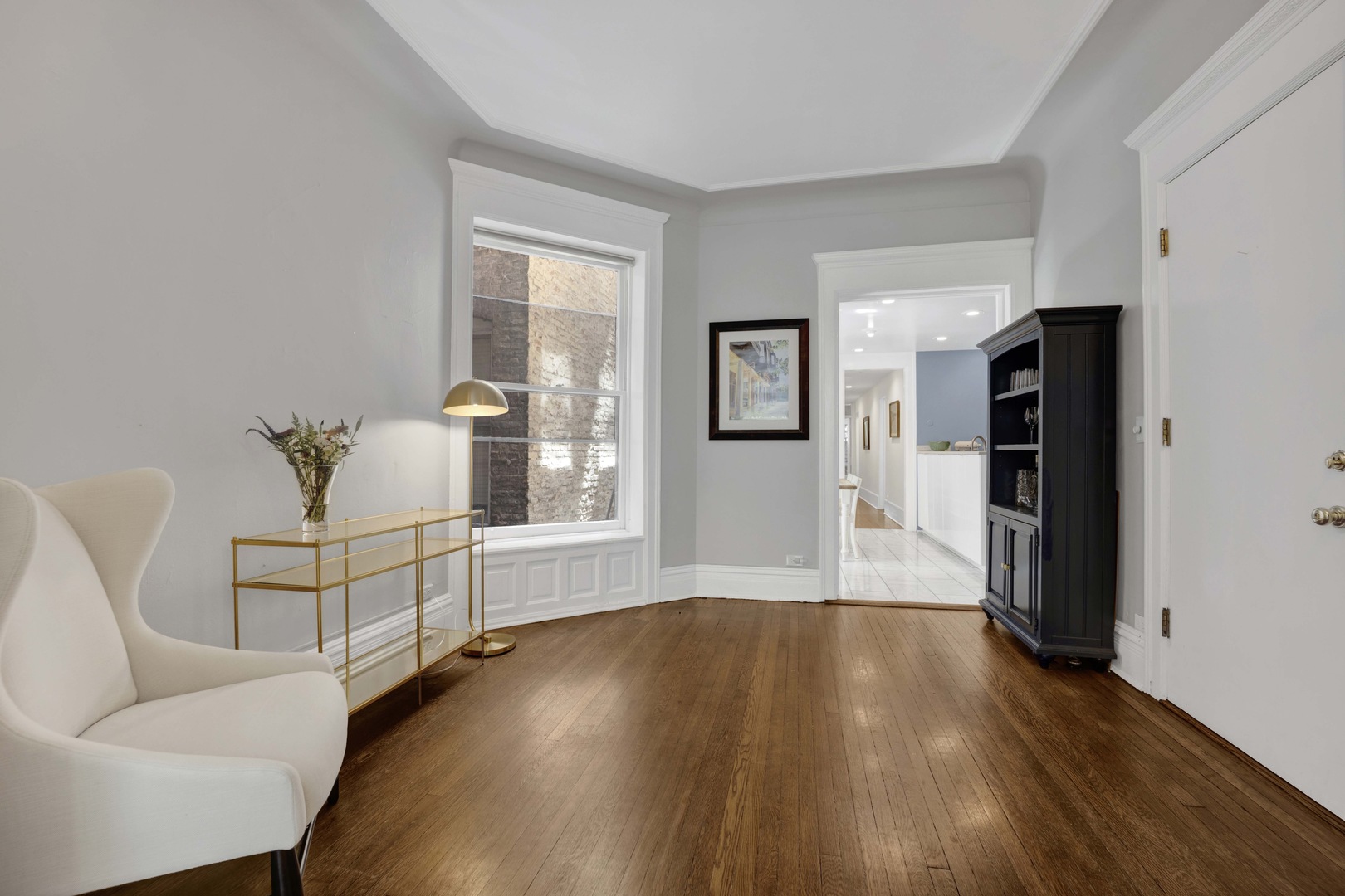2120 N Clark Street Unit: 2