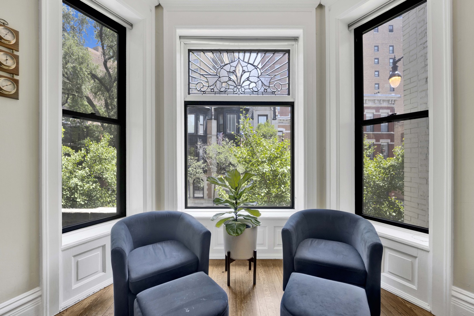 2120 N Clark Street Unit: 2