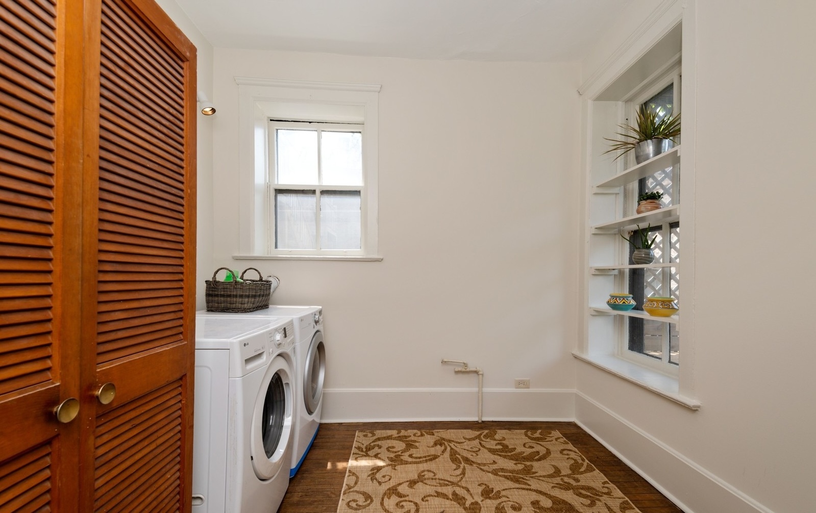 2120 N Clark Street Unit: 2