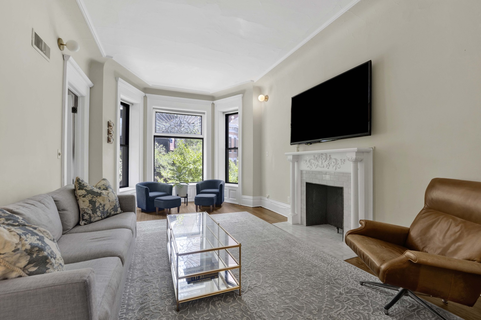 2120 N Clark Street Unit: 2