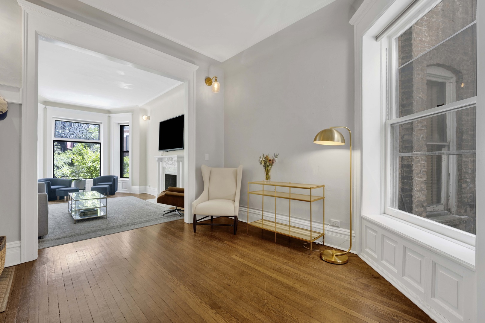 2120 N Clark Street Unit: 2