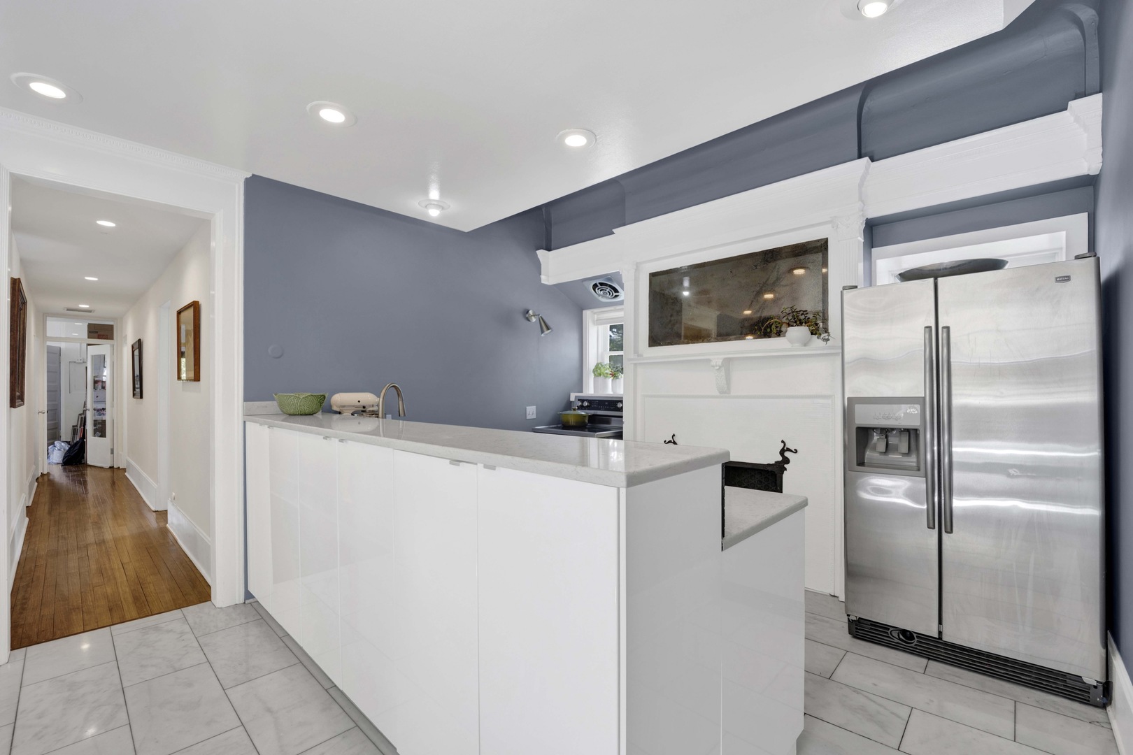 2120 N Clark Street Unit: 2