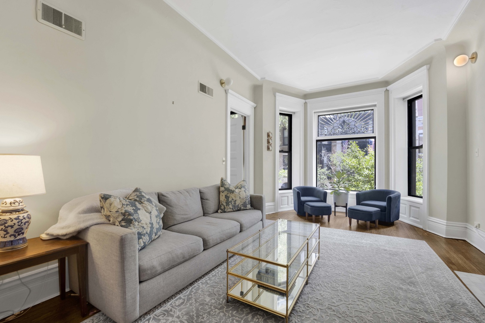 2120 N Clark Street Unit: 2