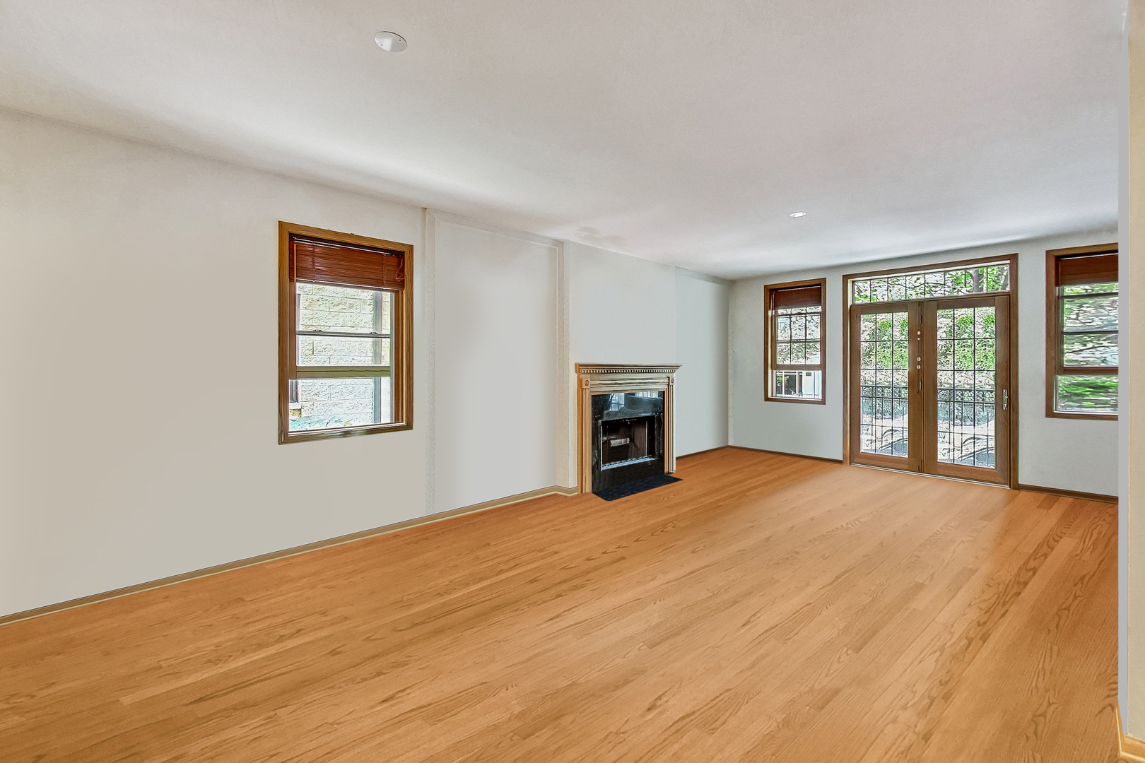 917 W Lakeside Place Unit: 1W