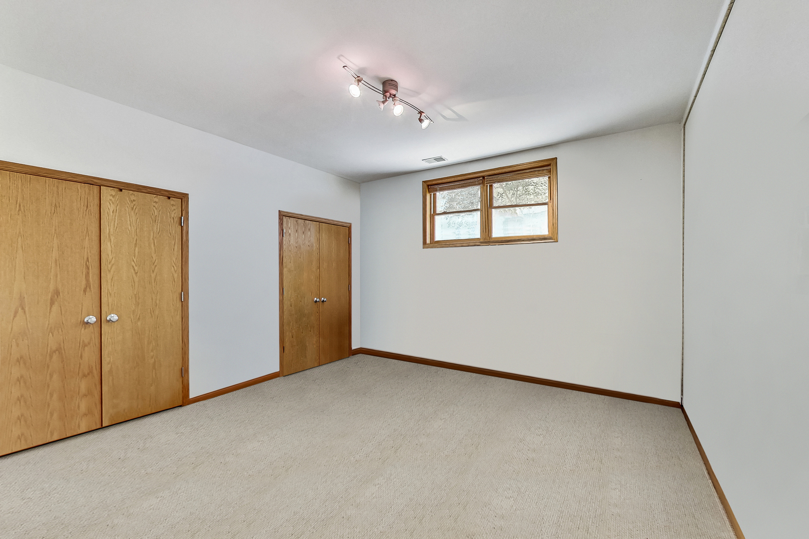 917 W Lakeside Place Unit: 1W