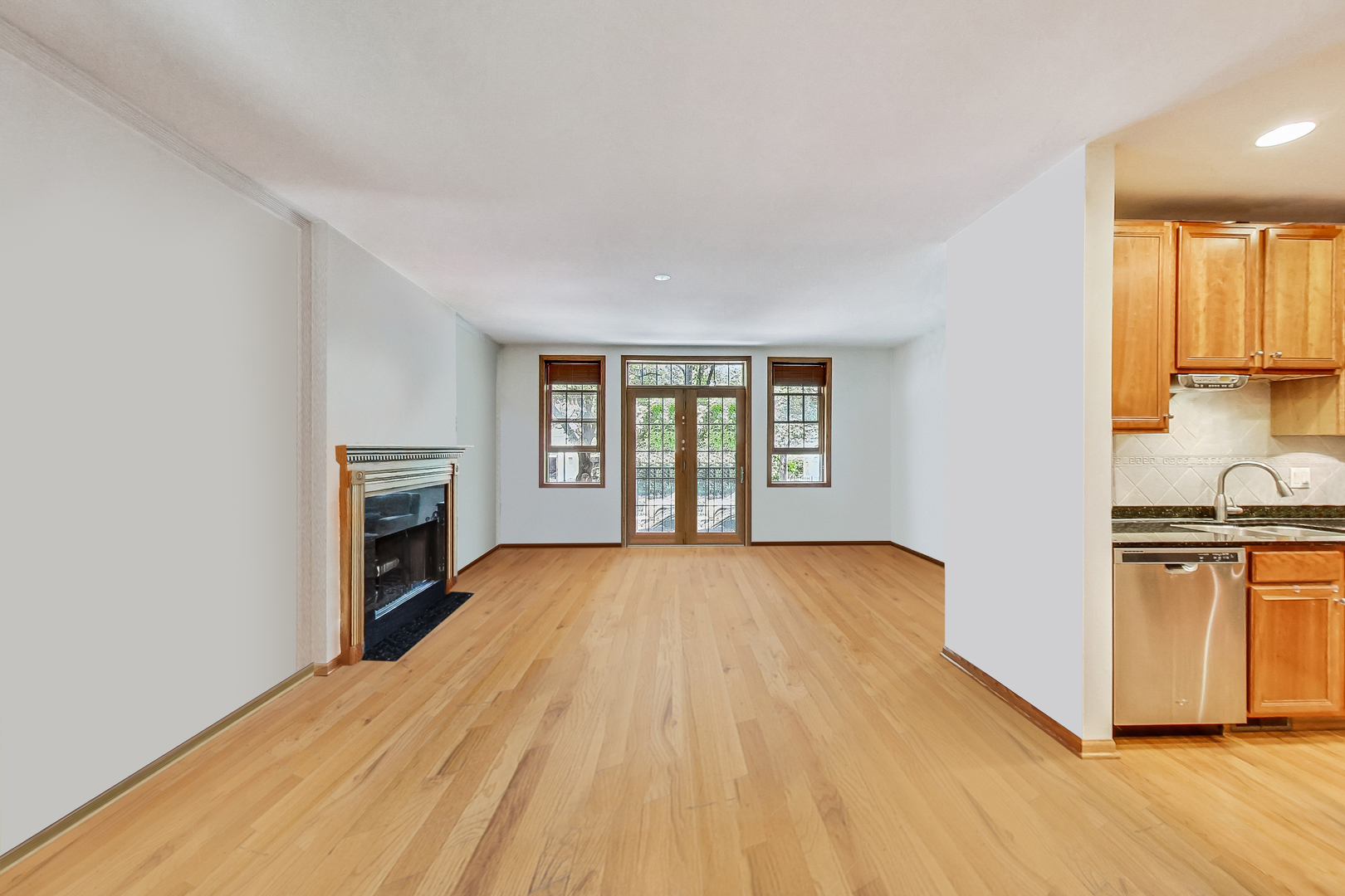 917 W Lakeside Place Unit: 1W