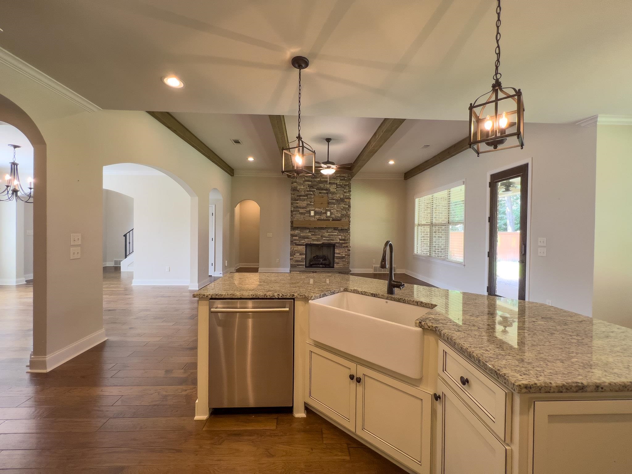 285 SAUNDERS CREEK CIR