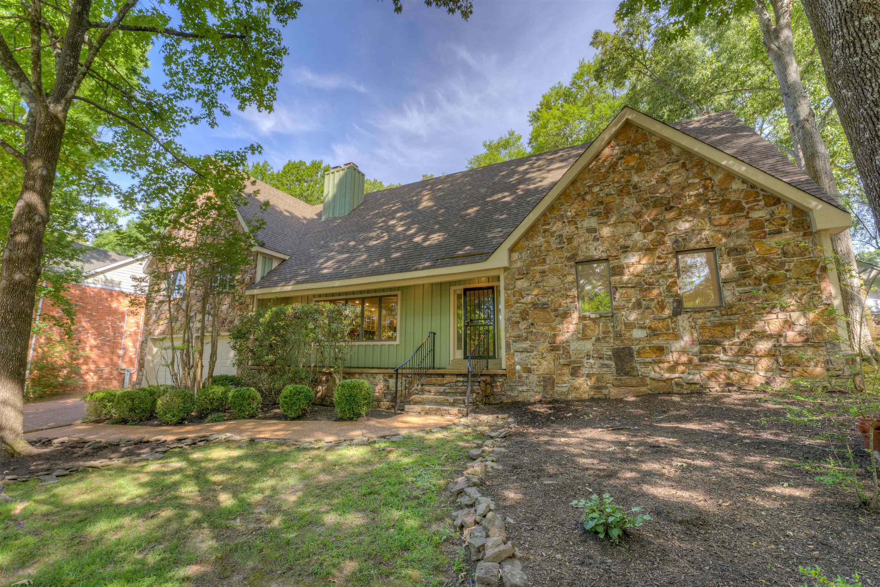 133 S WALNUT BEND RD