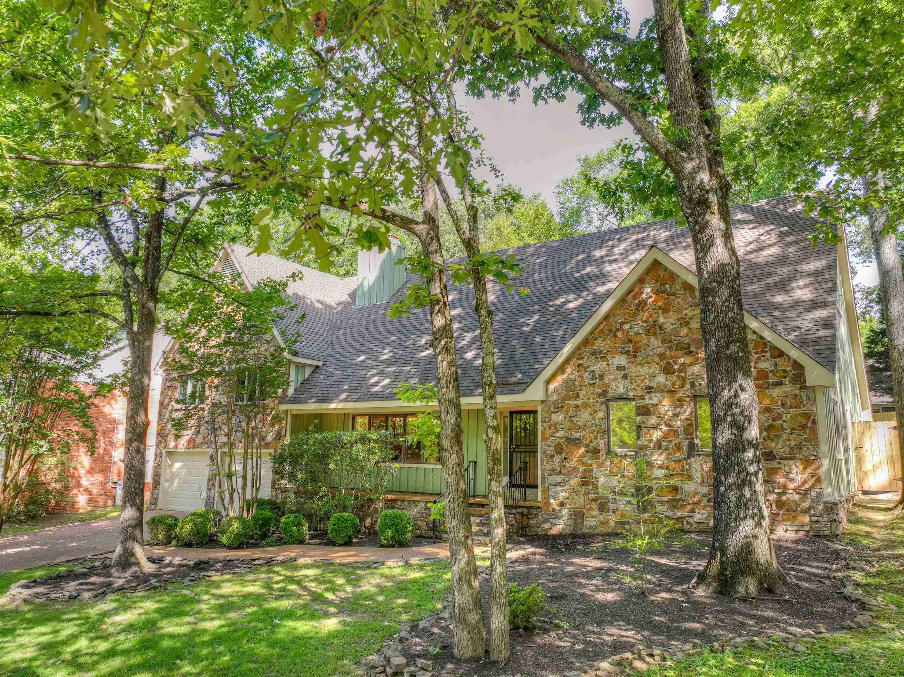 133 S WALNUT BEND RD