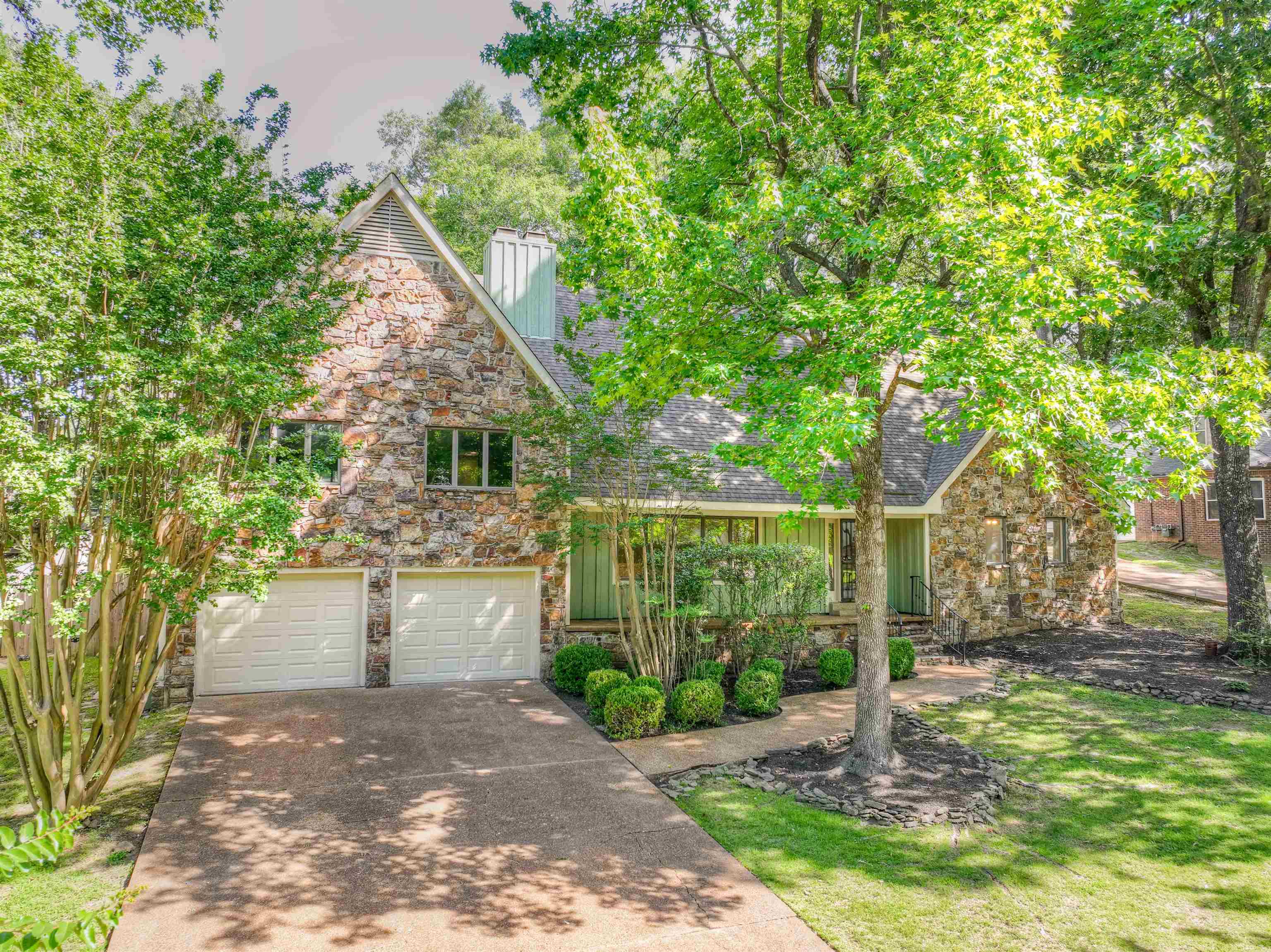133 S WALNUT BEND RD