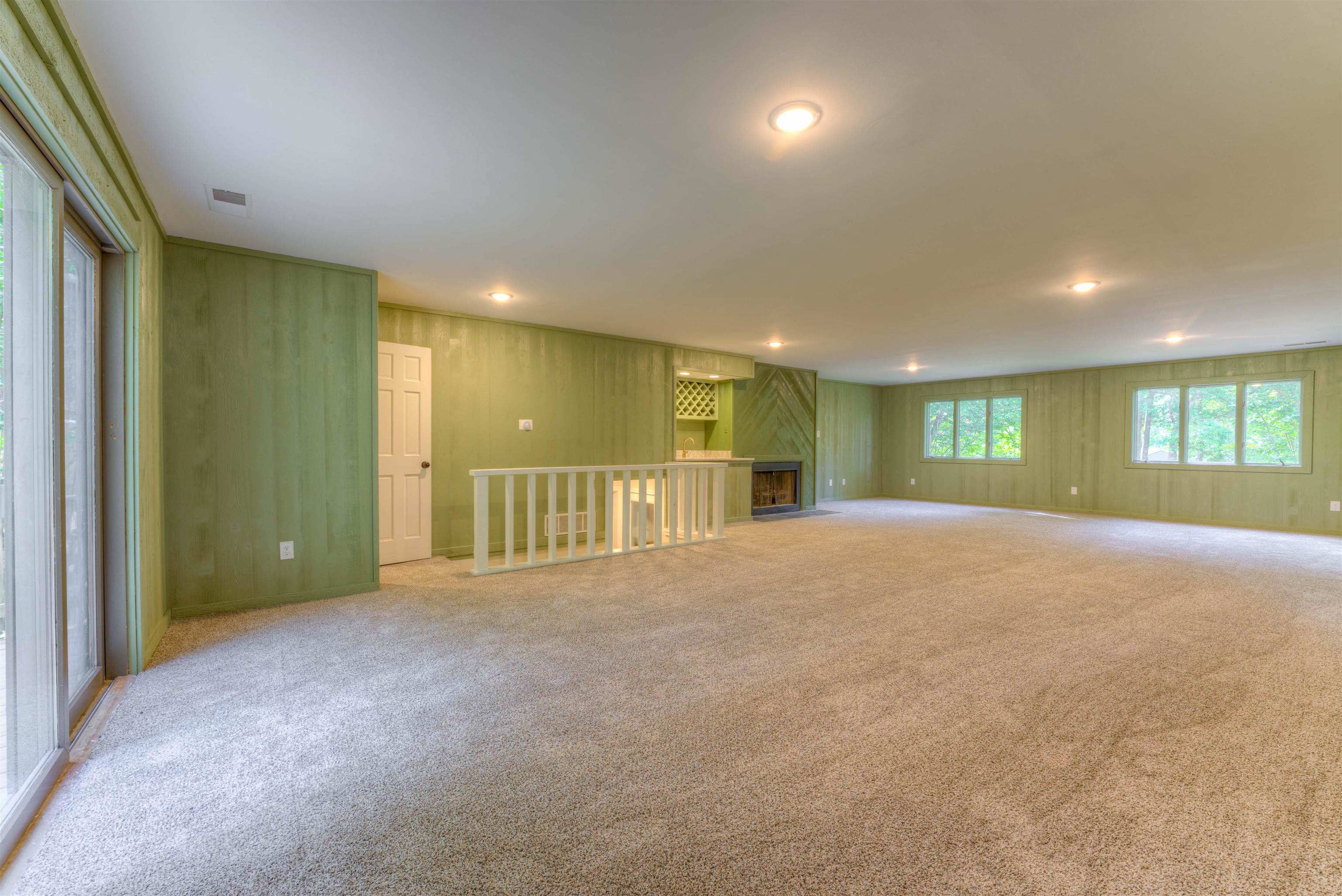 133 S WALNUT BEND RD