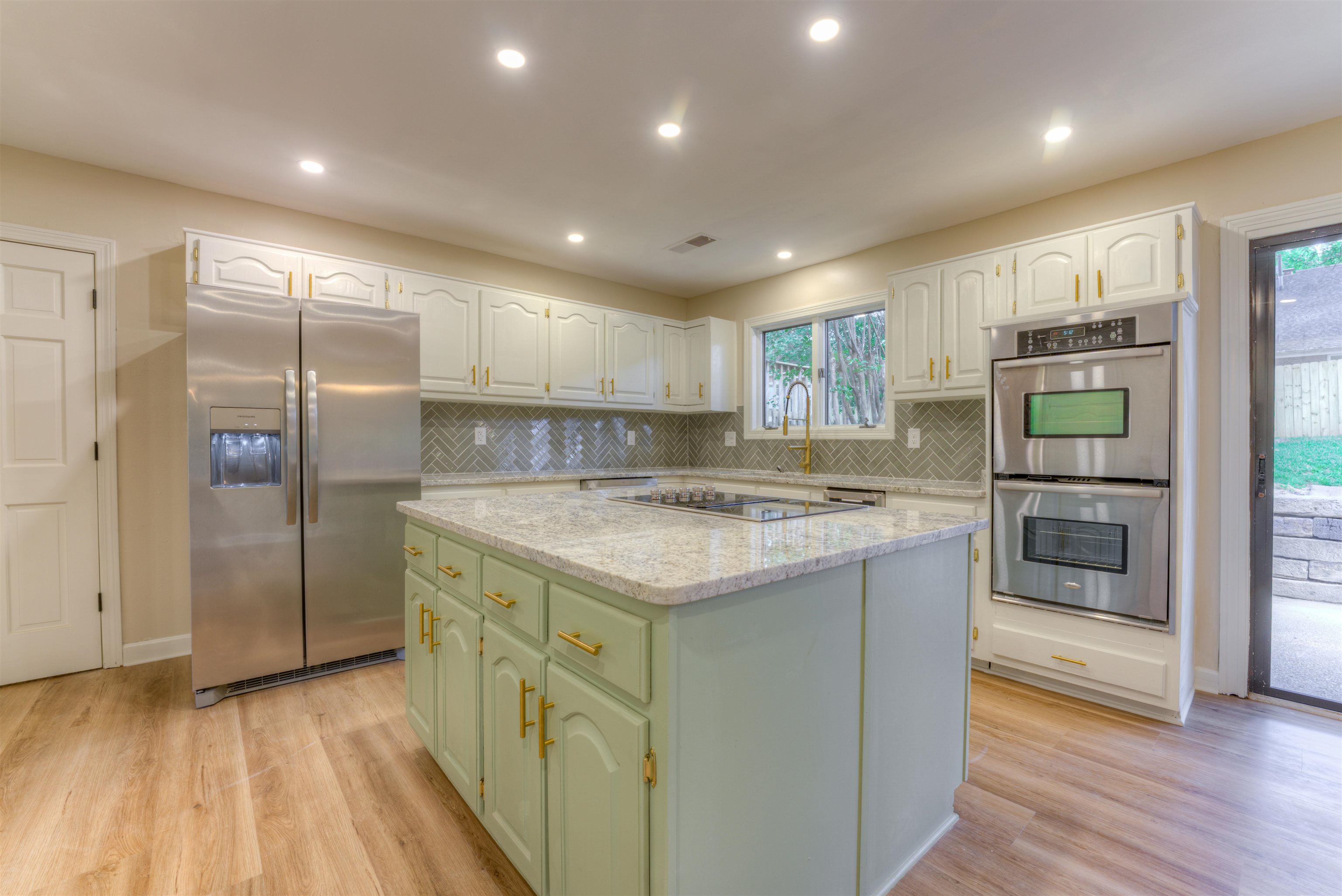 133 S WALNUT BEND RD