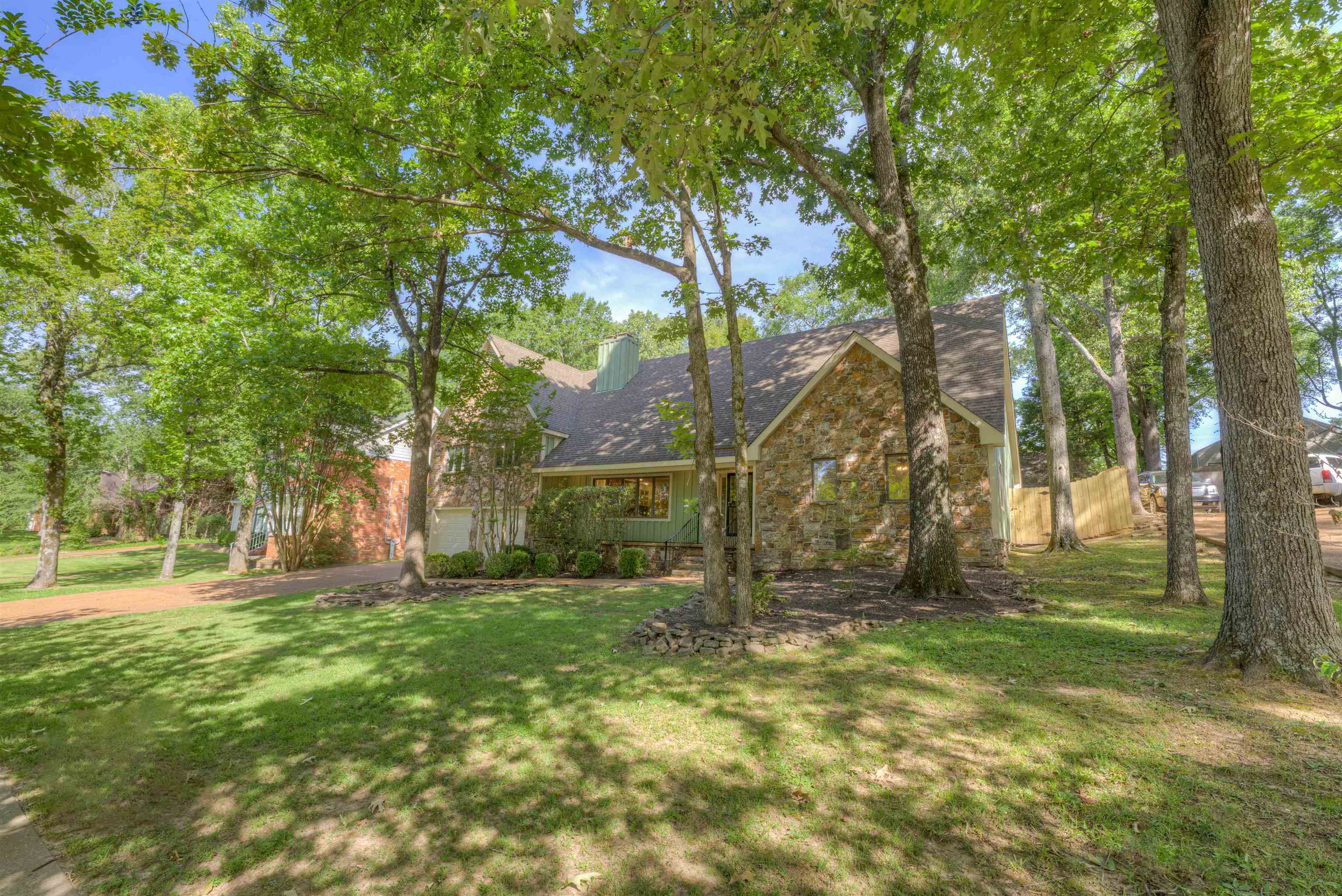 133 S WALNUT BEND RD