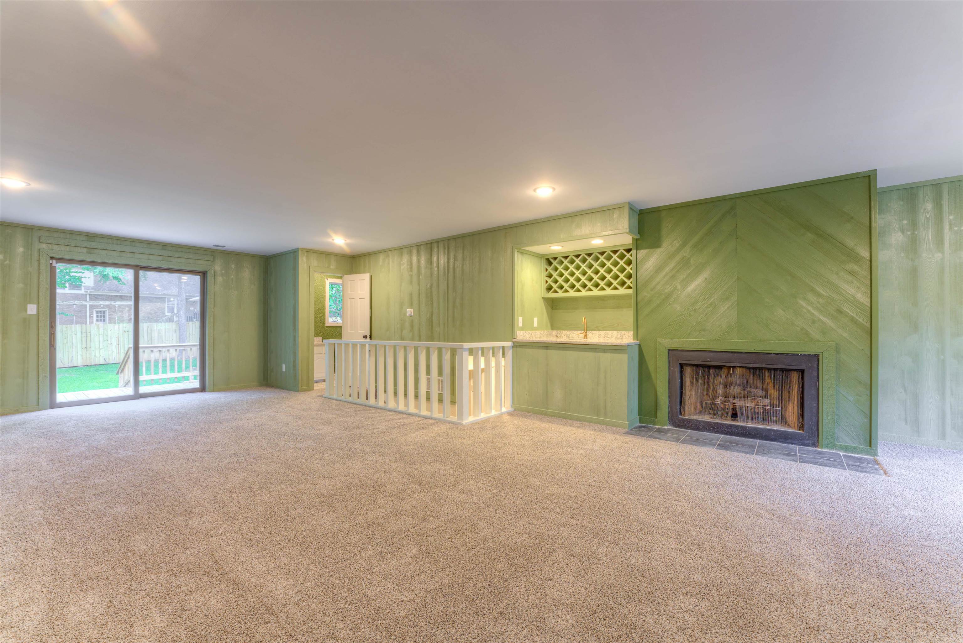 133 S WALNUT BEND RD