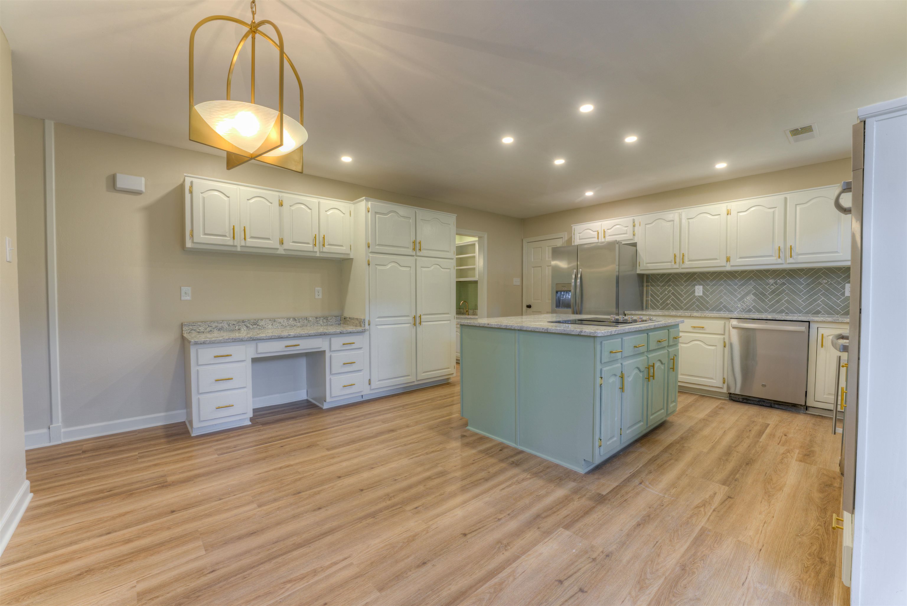 133 S WALNUT BEND RD