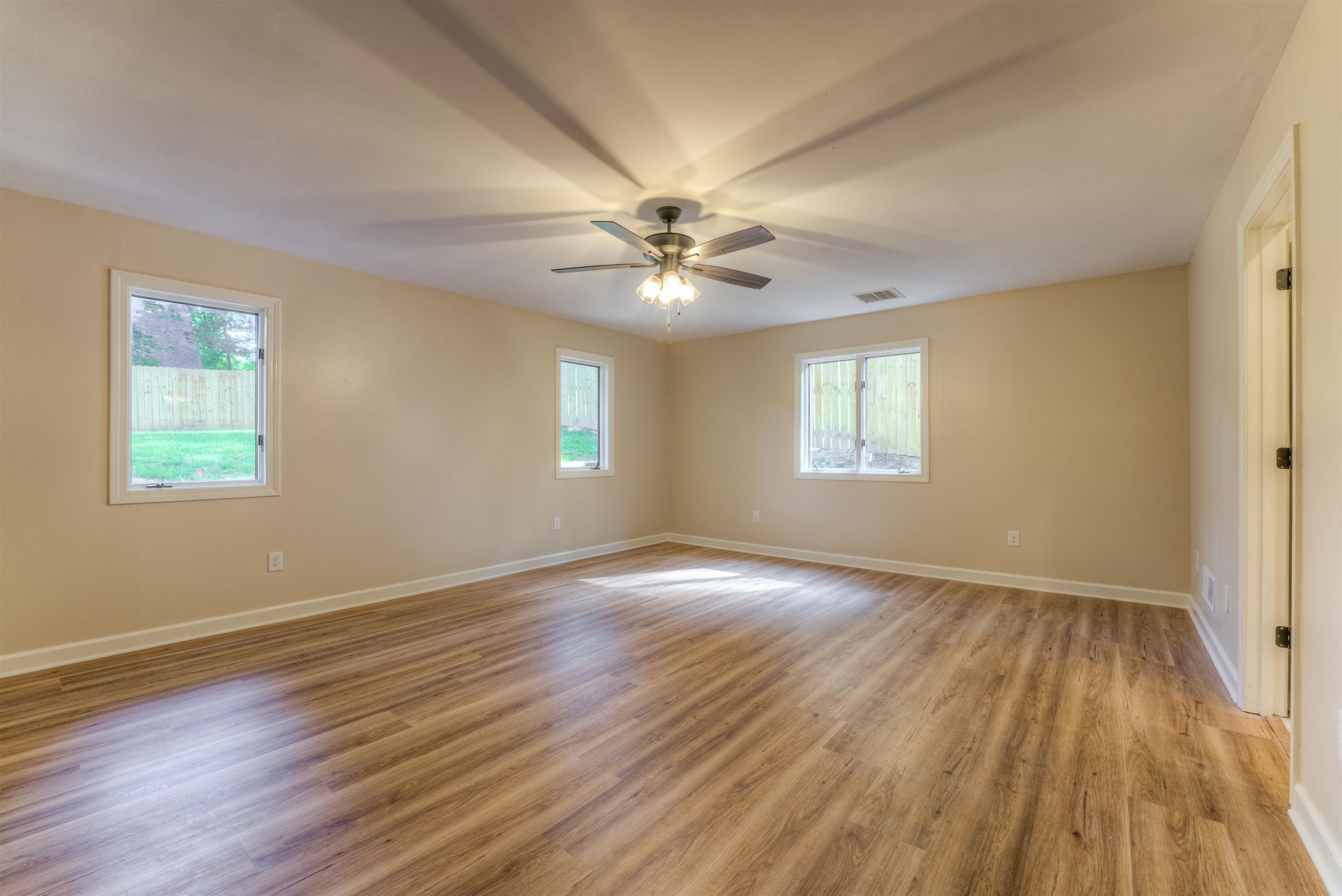 133 S WALNUT BEND RD