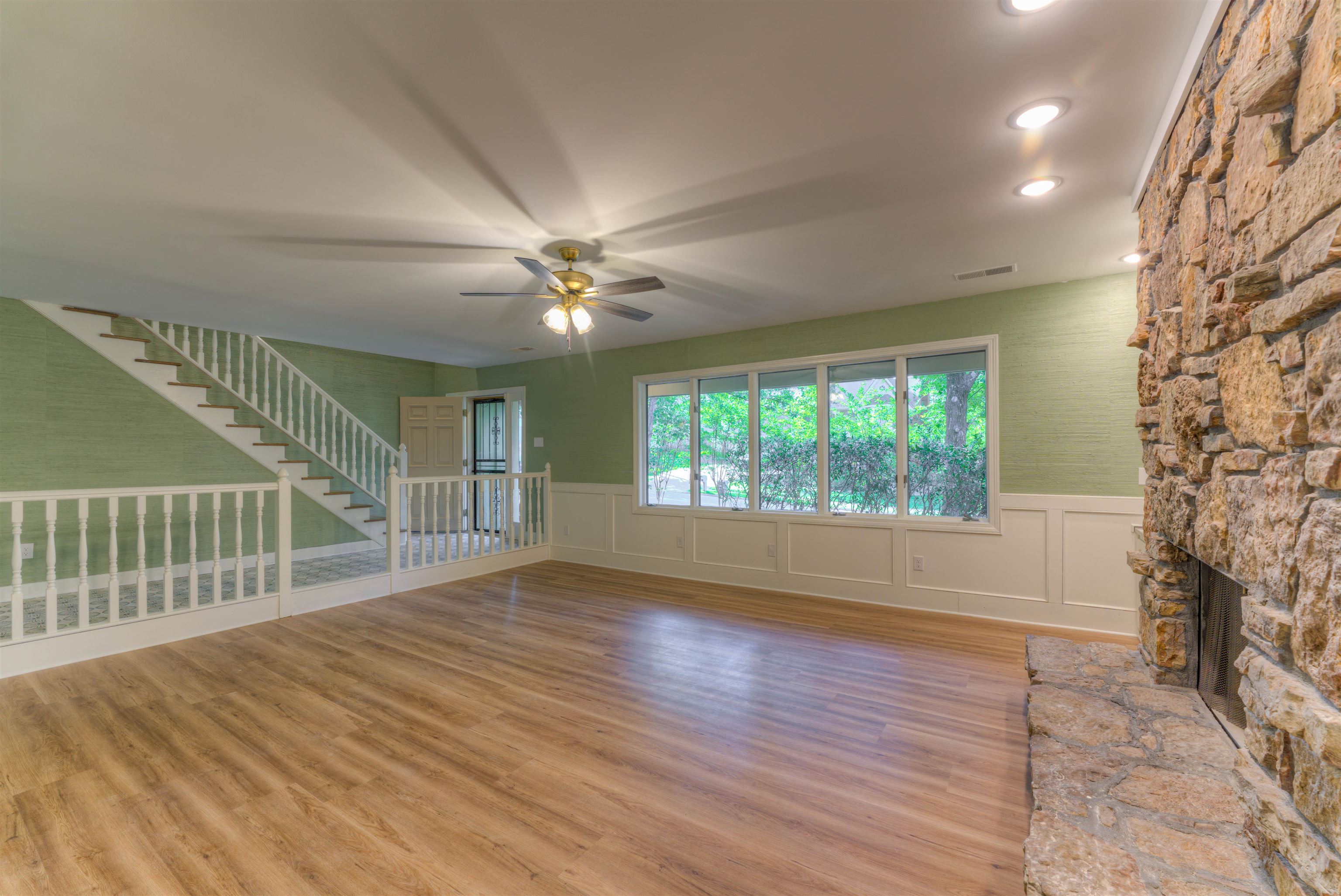 133 S WALNUT BEND RD