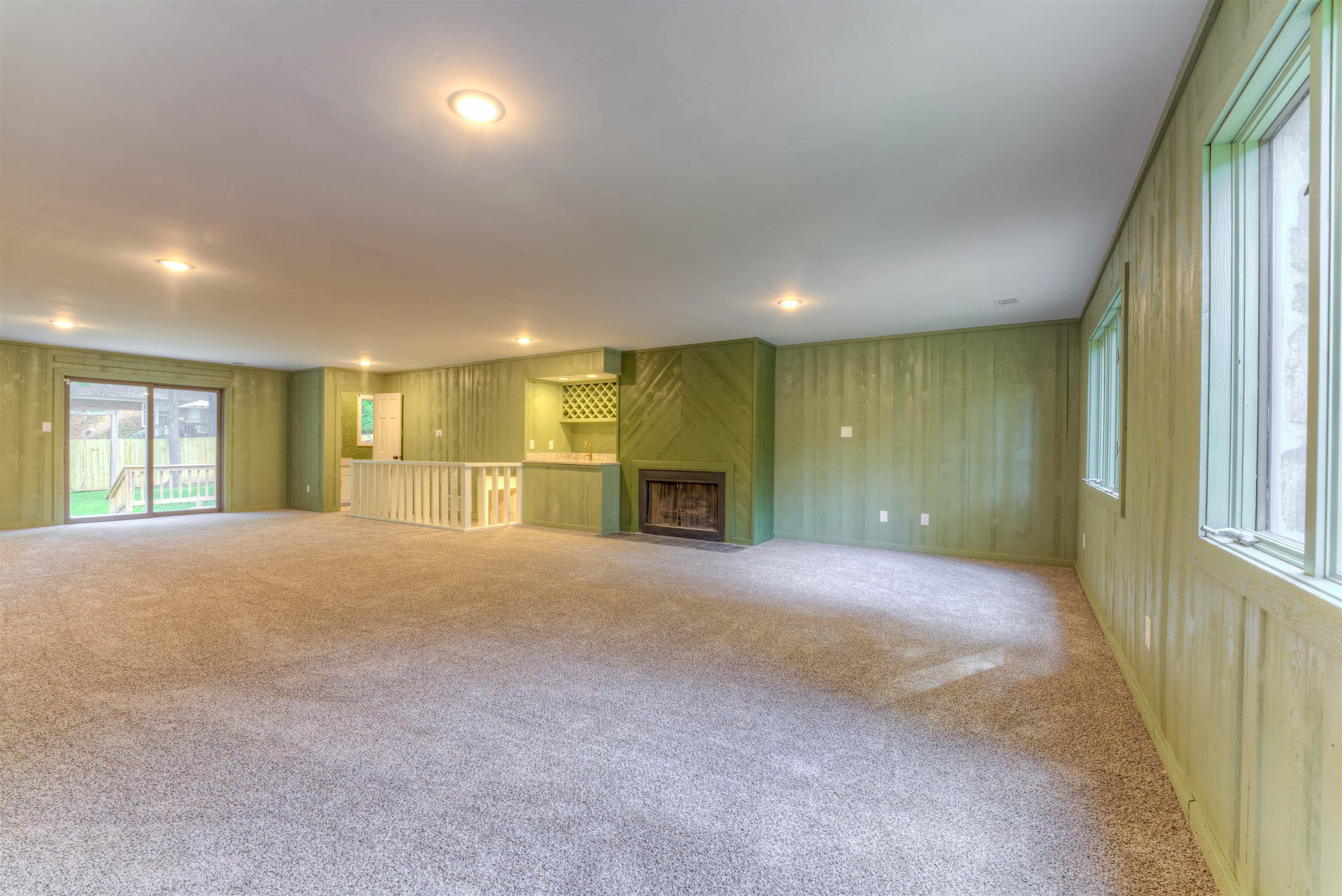 133 S WALNUT BEND RD