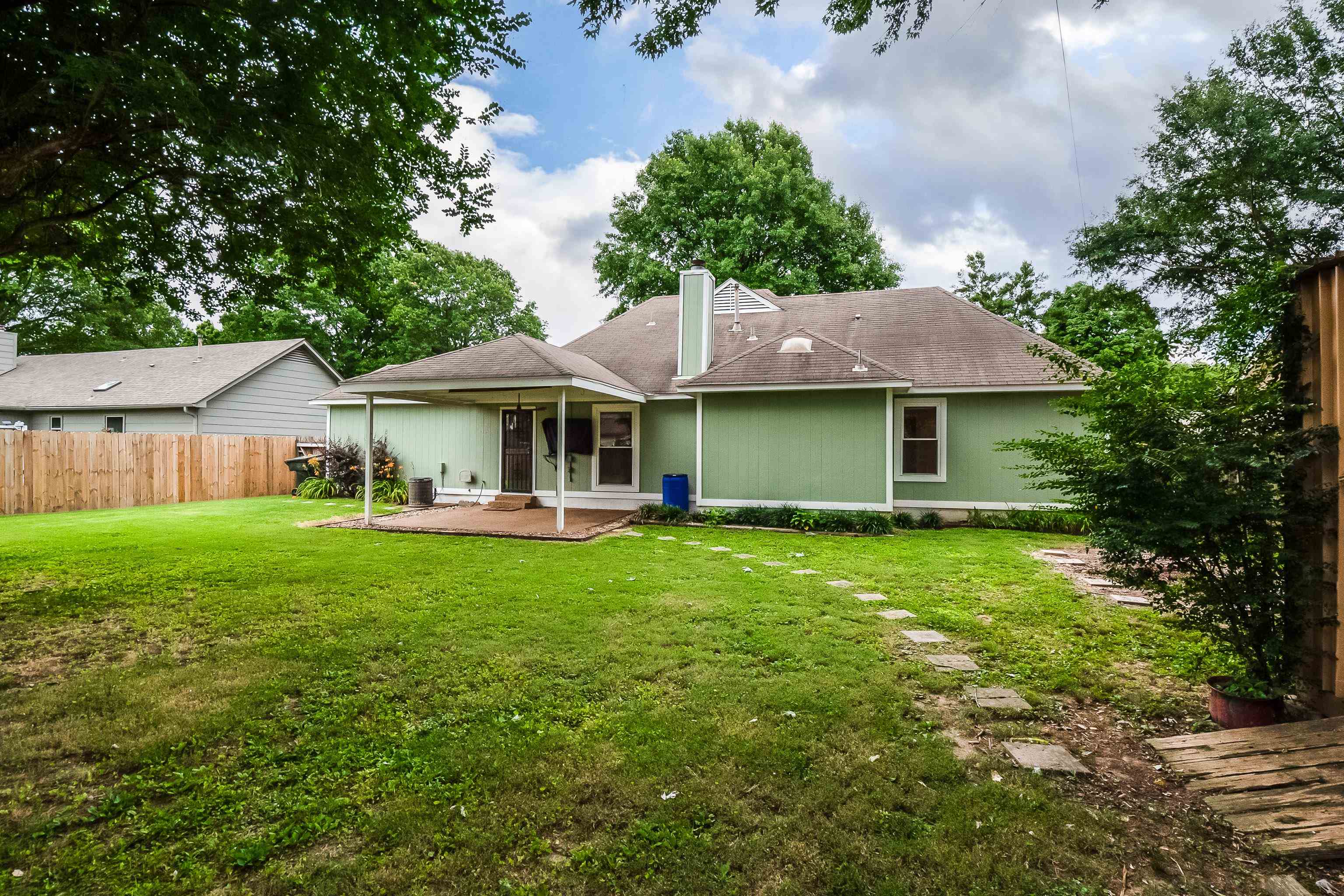 3009 LAUREN DR