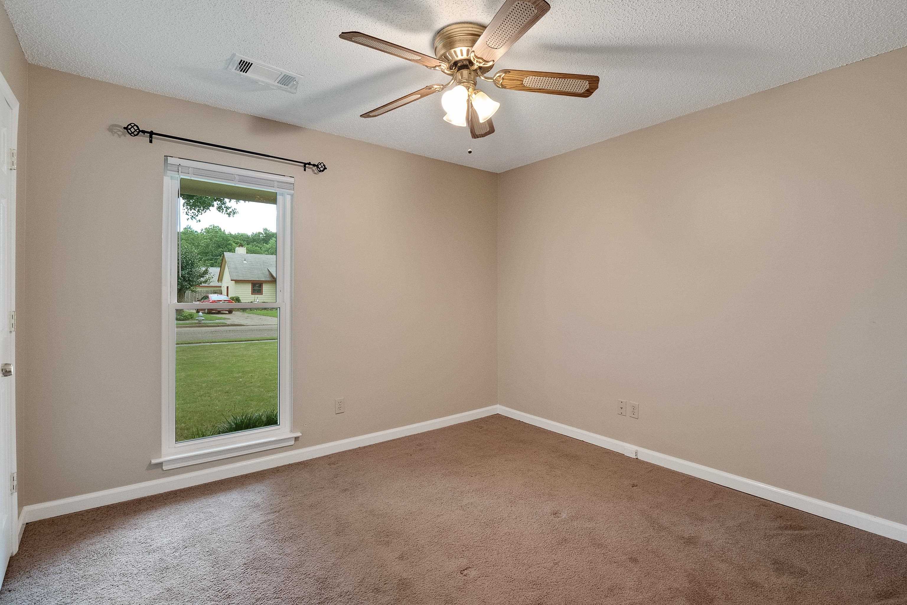 3009 LAUREN DR