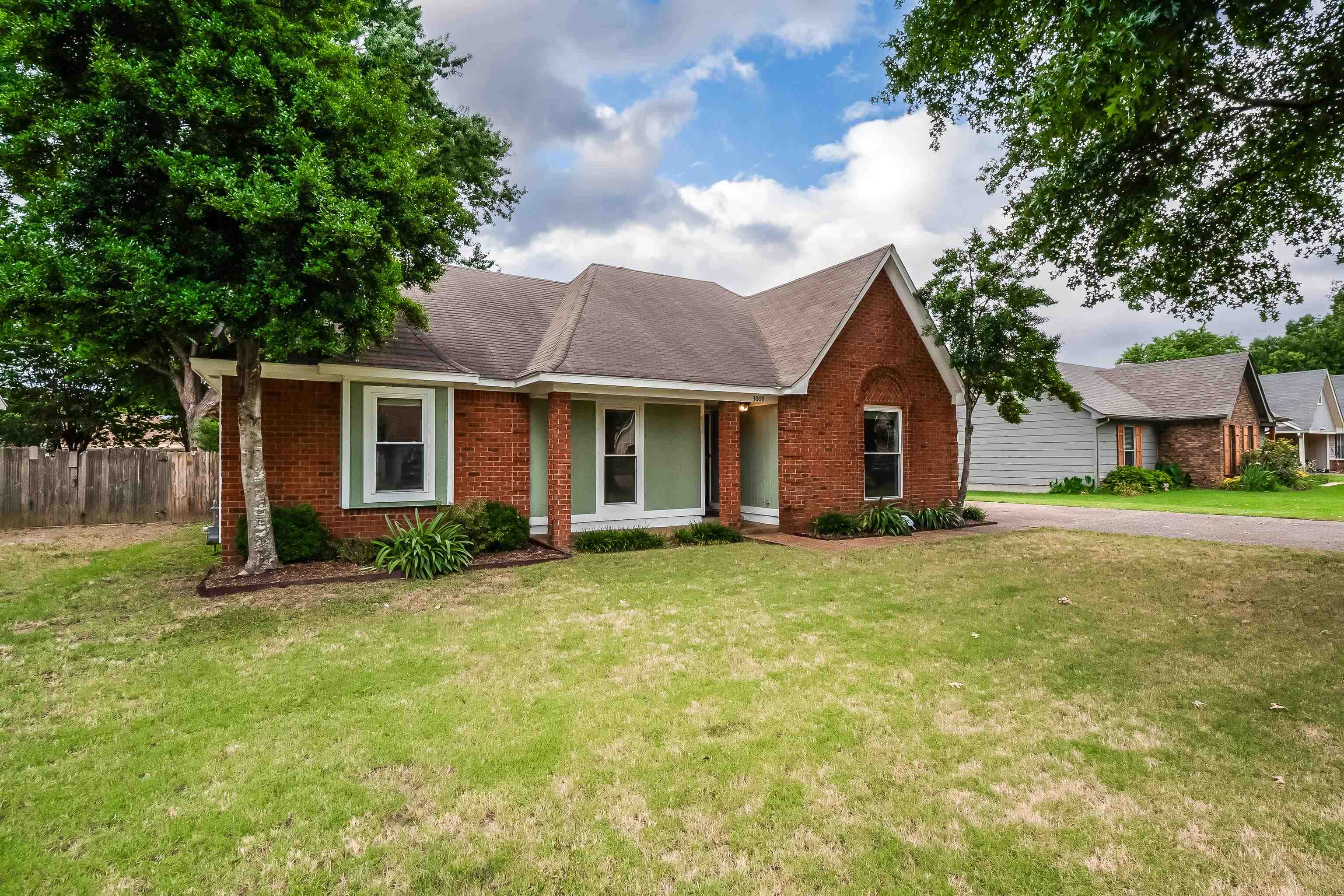 3009 LAUREN DR