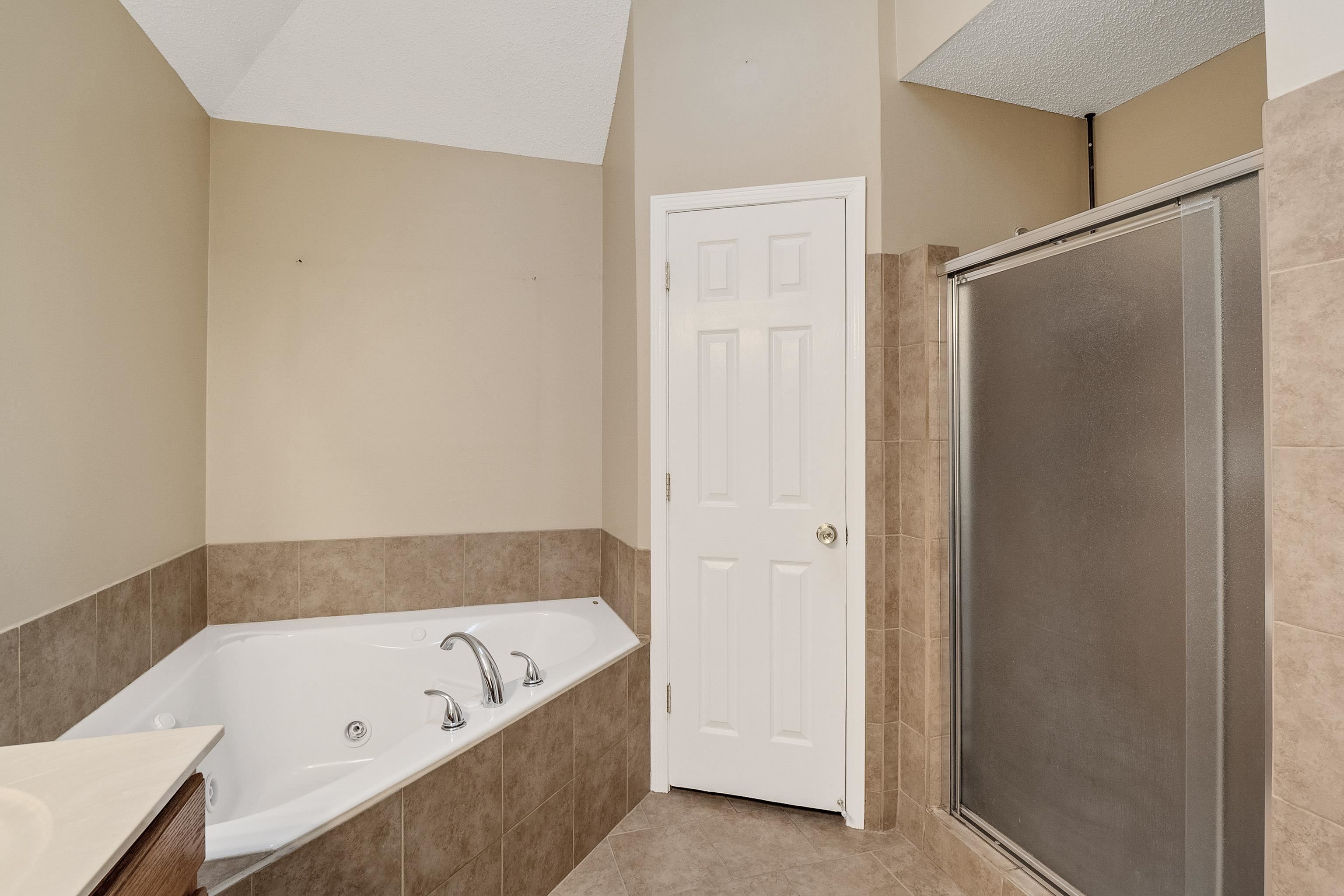 3009 LAUREN DR