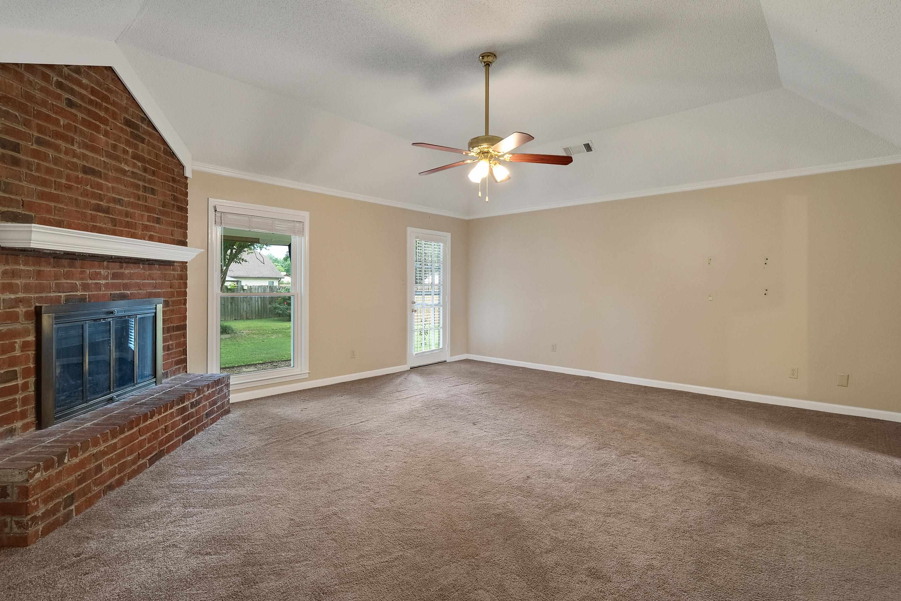 3009 LAUREN DR
