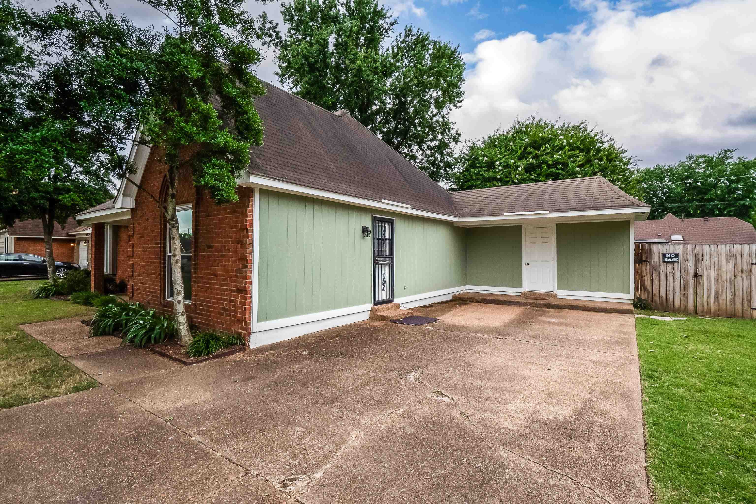 3009 LAUREN DR