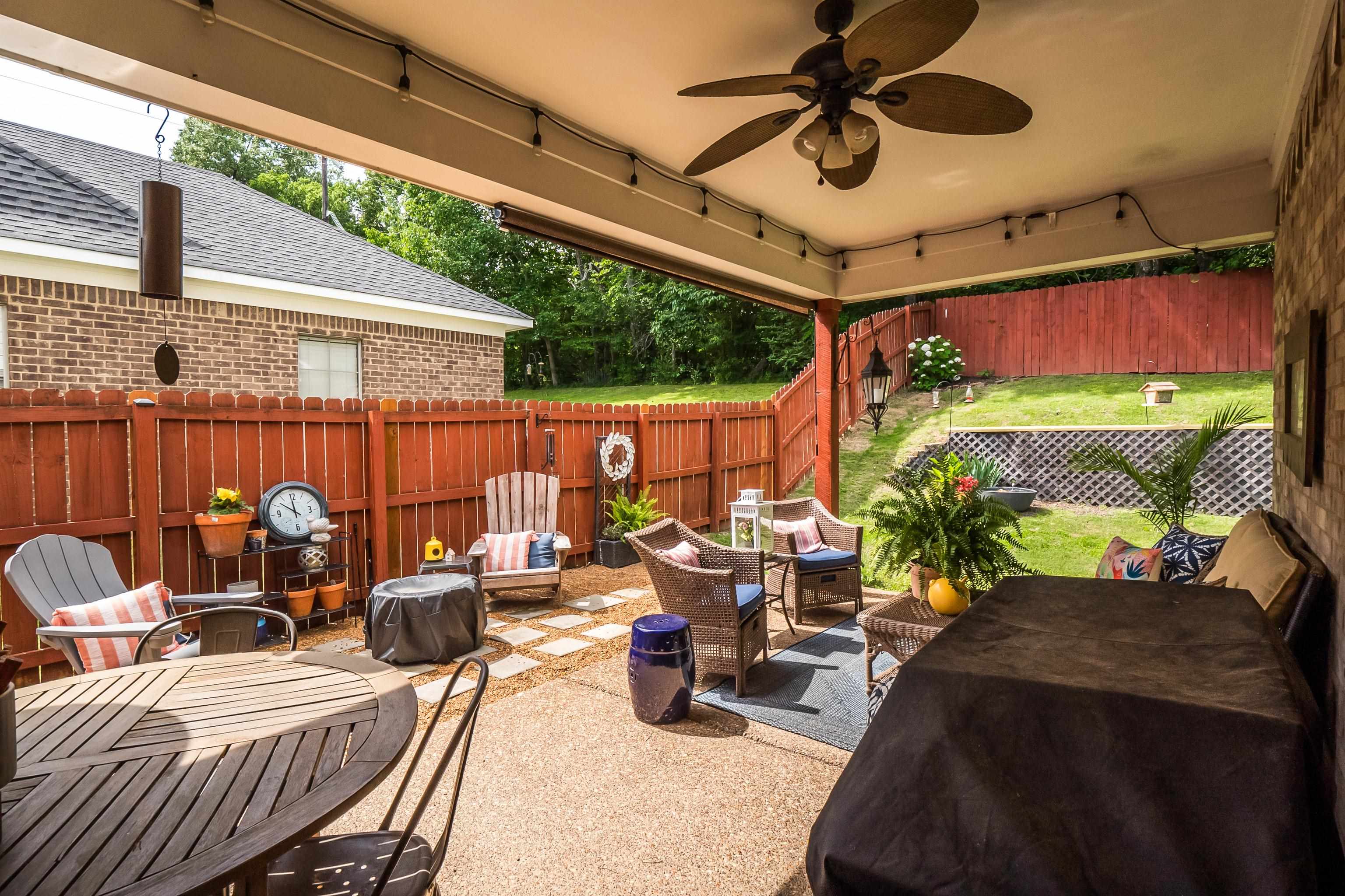 385 GARDEN SPRINGS DR