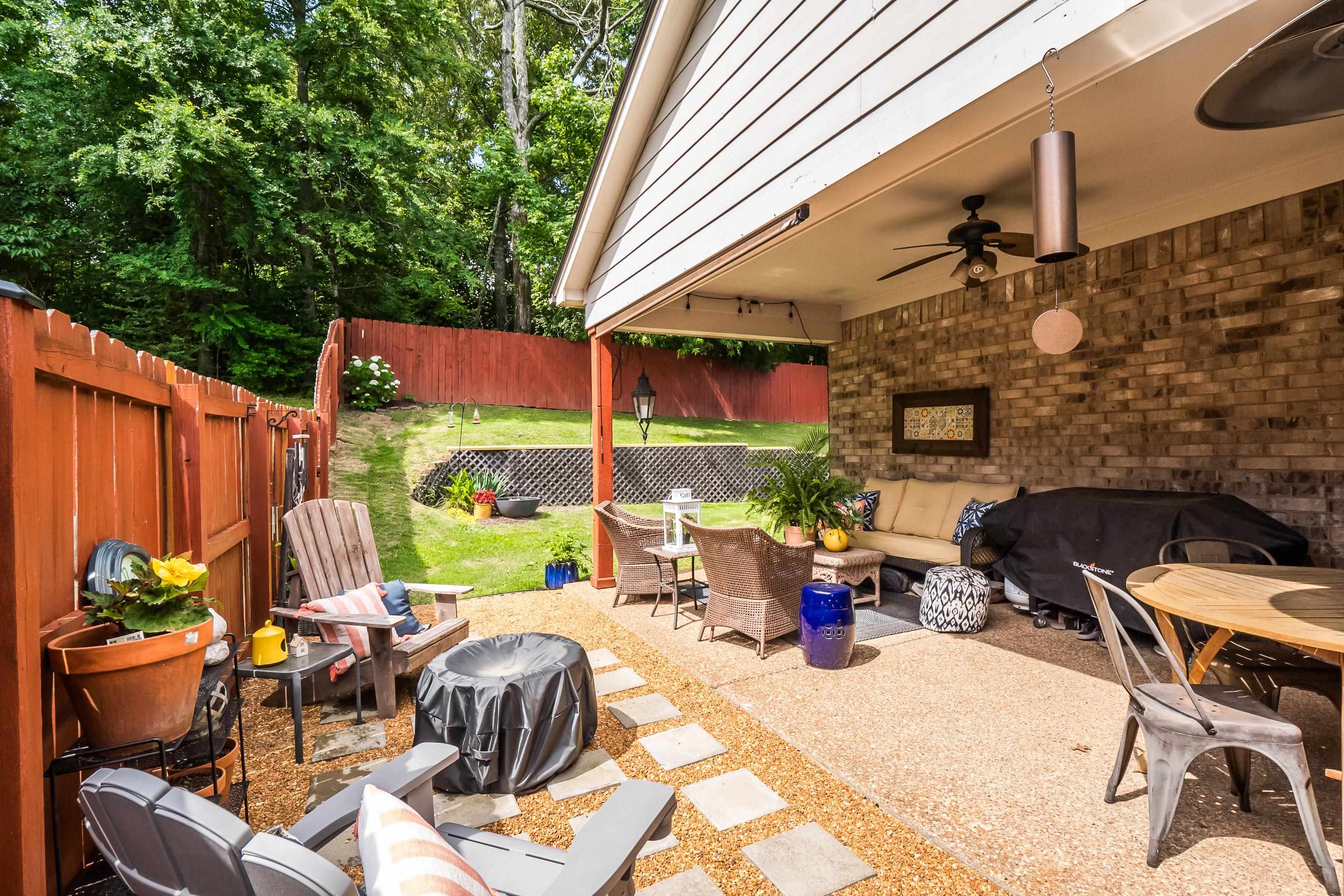 385 GARDEN SPRINGS DR